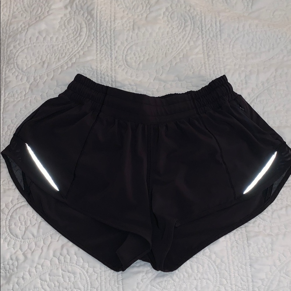 Lululemon Hotty Hot short